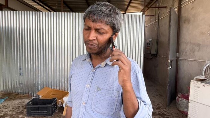 दीपक बटन मशरूम के साथ उसके बीज का भी करते हैं उत्पादन