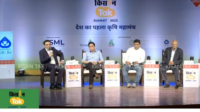 किसान तक समिट-2023 में द ग्रेट इंडियन एग्रीकल्चर मार्केट सेशन के दौरान बायें से सिद्धार्थ ज़राबी, विनोद कौल, बिनोद आनंद और अशोक सेठी.