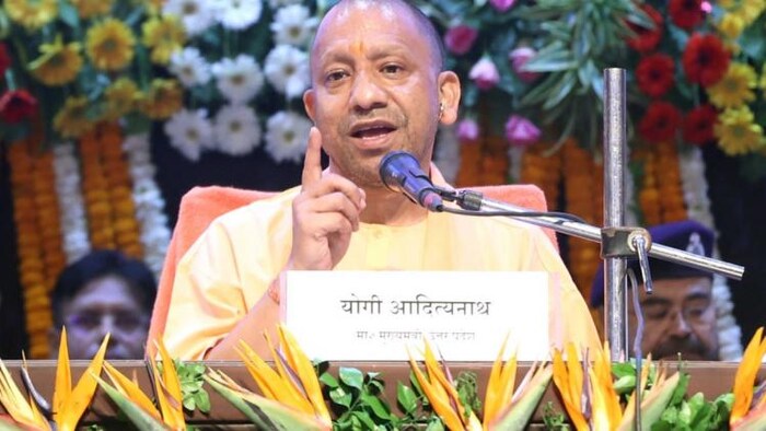 यूपी के सीएम योगी आदित्यनाथ ने सरकार के 6 साल पूरे होने पर उपलब्धियों की जानकारी दी