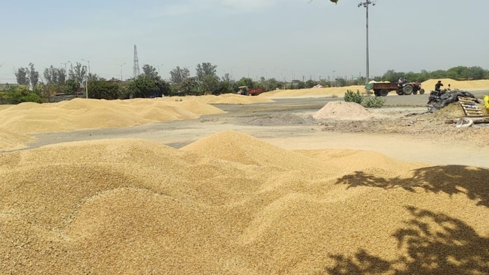 कमीशन में कटौती को लेकर आढ़तीयों में आक्रोश