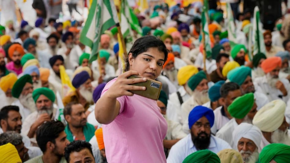 अब दिल्ली बॉर्डर तक पहुंची पहलवानों की लड़ाई, आज गाजीपुर में होगी महिला किसानों की महापंचायत अब दिल्ली बॉर्डर तक पहुंची पहलवानों की लड़ाई, आज गाजीपुर में होगी महिला किसानों की महापंचायत