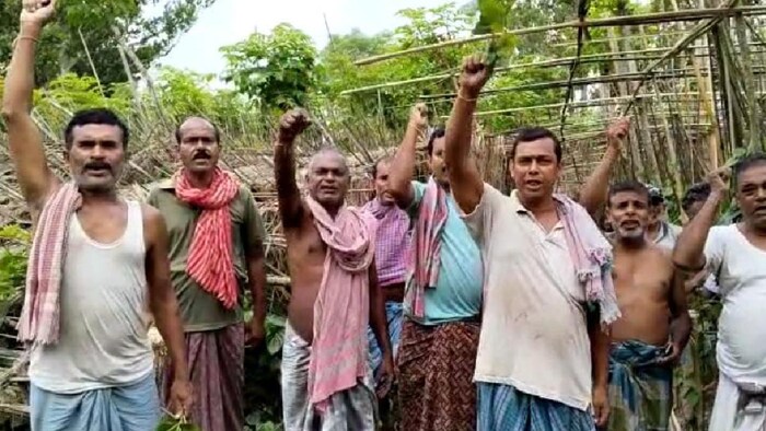 मालदा में पान किसानों ने मुआवजे के लिए किया विरोध प्रदर्शन