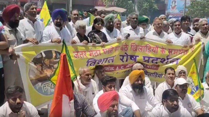 पहलवानों के समर्थन में किसान