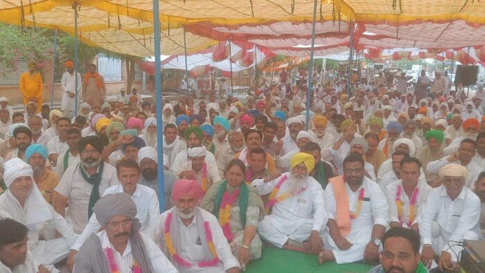 हनुमानगढ़ में किसान भाखड़ा से पानी की मांग को लेकर सात दिन से धरना दे रहे हैं. फोटो-Ranjit Singh