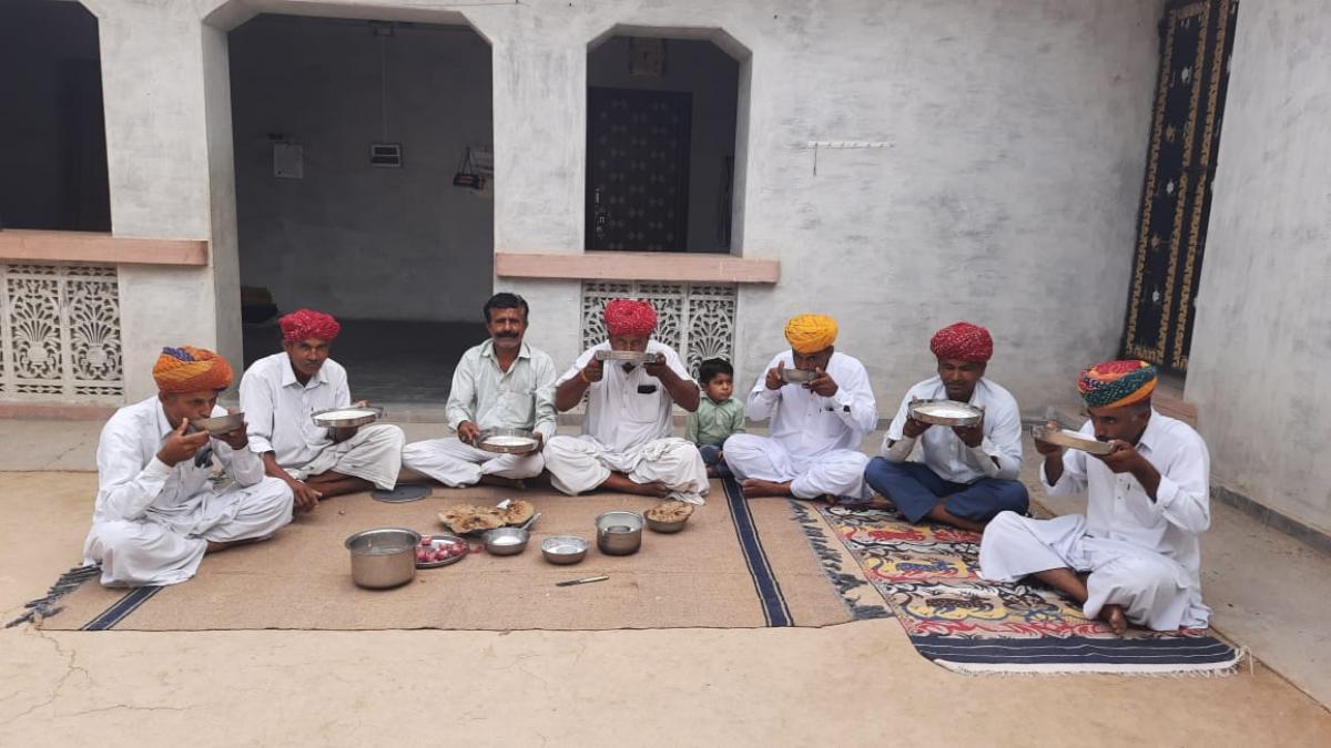 Millets Special: जड़ों की ओर लौटते लोग, राबड़ी दिवस मनाकर मोटे अनाज को कर रहे प्रमोट  Millets Special: जड़ों की ओर लौटते लोग, राबड़ी दिवस मनाकर मोटे अनाज को कर रहे प्रमोट