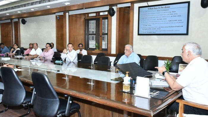 यूपी में हर खेत की उपज के सर्वे के लिए 'डिजिटल क्रॉप सर्वे' प्रोजेक्ट को मुख्य सचिव ने दी हरी झंडी, फोटाे, यूपी सरकार