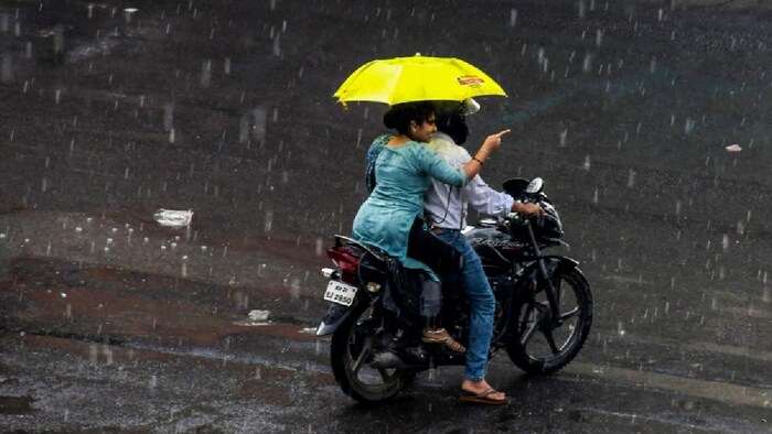 हिमाचल प्रदेश में मॉनसून की बारिश शुरू हो गई है (सांकेतिक फोटो, साभार-India Today/PTI)