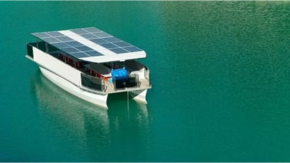 Solar boats: यूपी की इन नदियों में दौड़ेगी सोलर बोट, कम होगा डीजल प्रदूषण Solar boats: यूपी की इन नदियों में दौड़ेगी सोलर बोट, कम होगा डीजल प्रदूषण