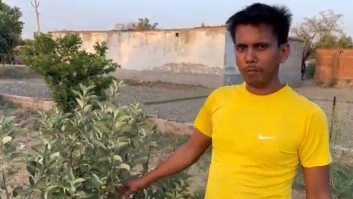 युवा किसान सुजान बिंद 2 एकड़ में सब्जी की खेती सालाना तीन लाख रुपए की कमाई कर रहे हैं. फोटो-किसान टीएके