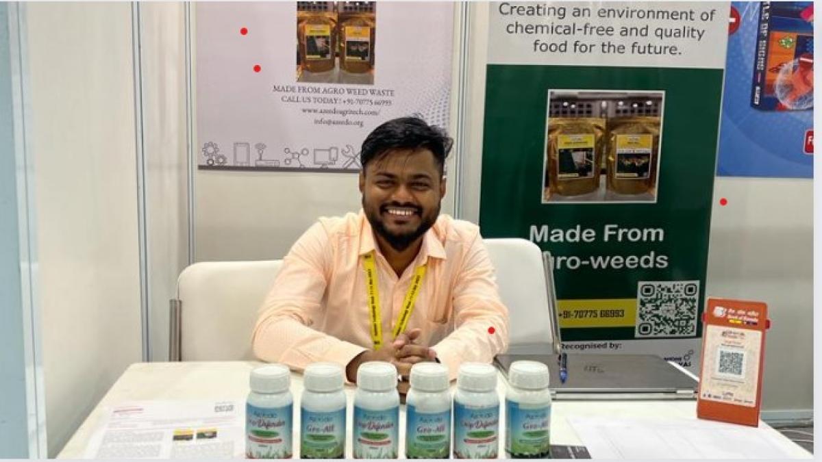 जंगली घास के इस्तेमाल से जैविक खाद बनाकर कौशिक ने शुरु की अपनी कंपनी, दोगुना होती है पैदावार