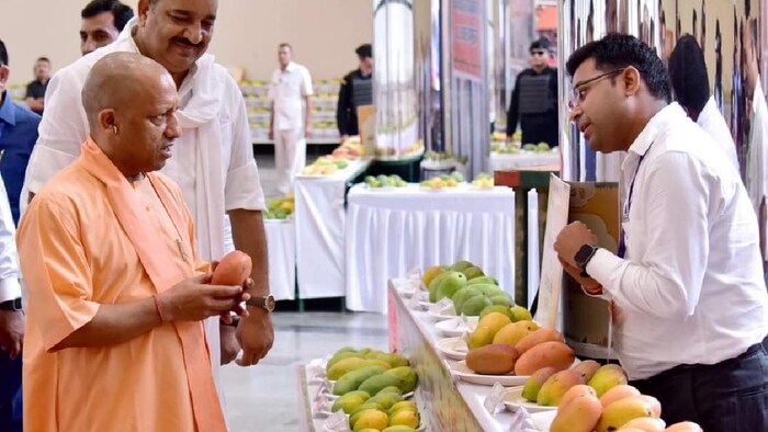 उद्यान विशेषज्ञ जिसने फर्जी किसान बनकर आम महोत्सव में पुरस्कार लिया