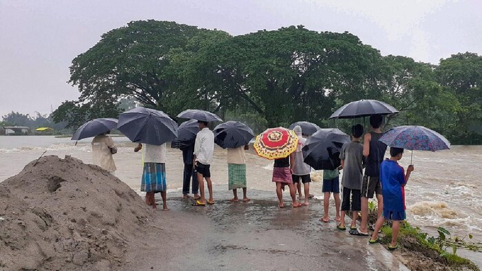 भारी बारिश के बाद तेलंगाना में बाढ़ जैसे हालात हैं (सांकेतिक फोटो, साभार-India Today/PTI)