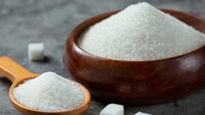 बारिश के मौसम में चीनी में ना आ जाए नमी ये उपाय कर देंगे मुश्किल दूर