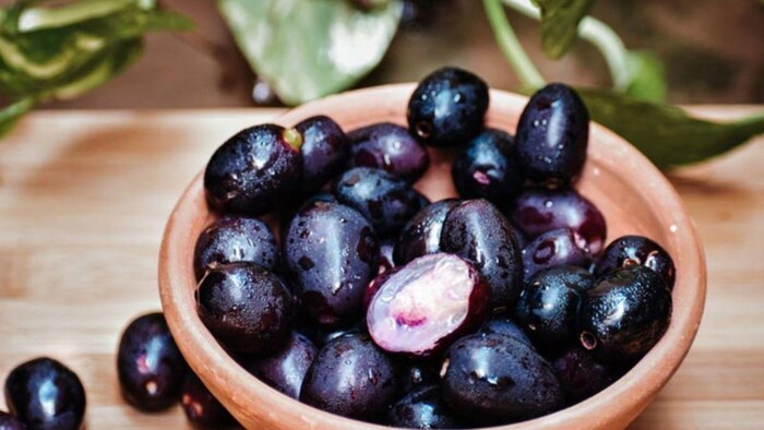 सस्ता है तो कहीं ज्यादा जामुन तो नहीं खा रहे आप