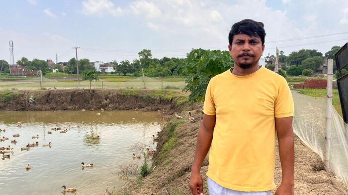 बीटेक की पढ़ाई करके धर्मजीत सिन्हा खेती में रुचि दिखा रहे हैं. फोटो-किसान तक