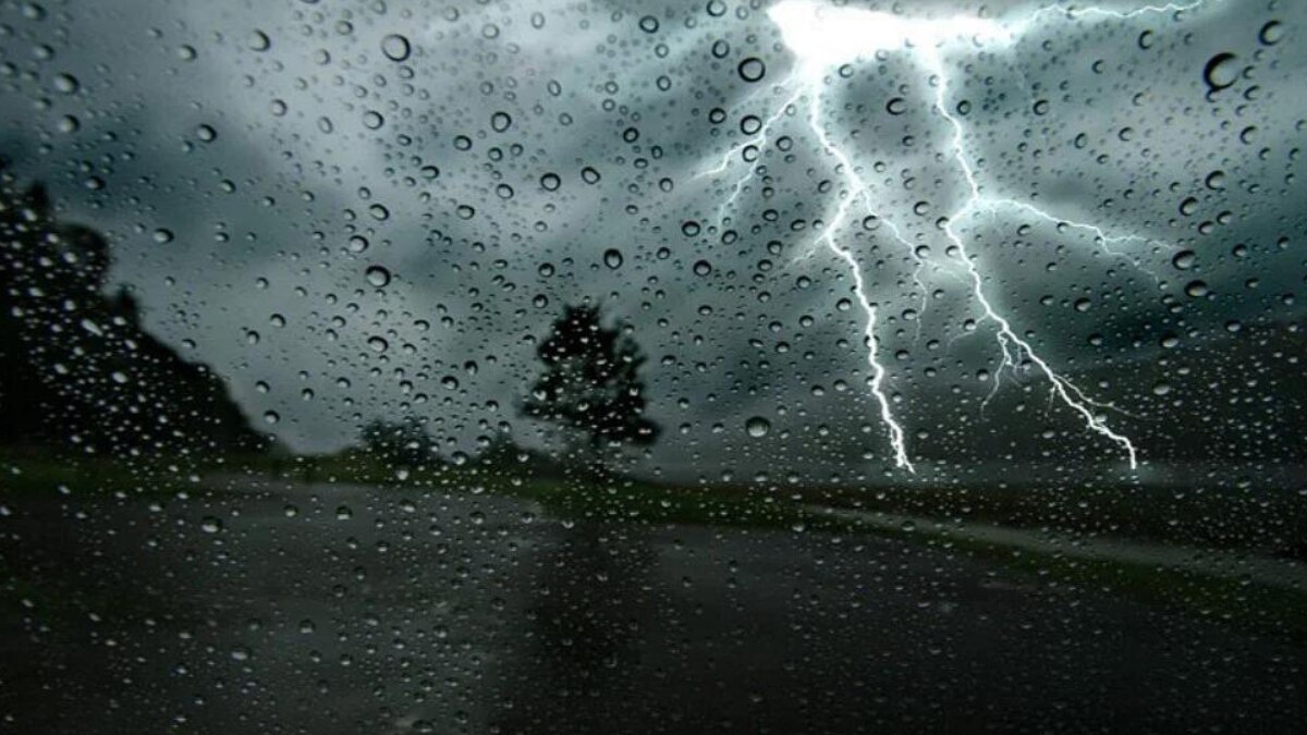 UP Weather Alert: पश्चिमी यूपी में गरज-चमक के साथ बारिश की संभावना, जानें- बाकी जिलों में आज कैसा रहेगा मौसम 