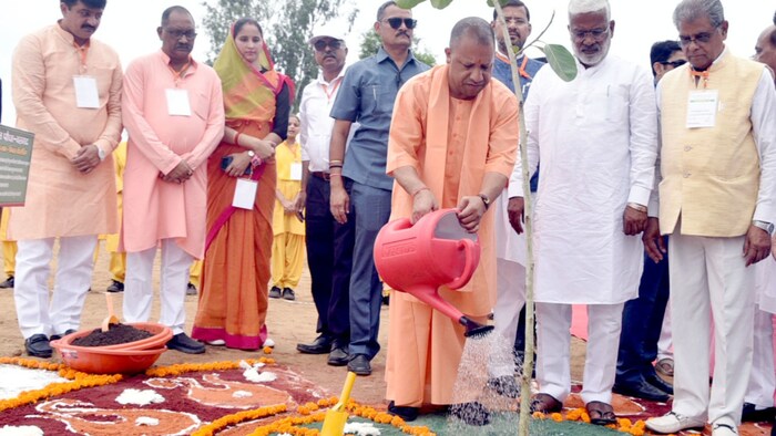 यूपी में 35 करोड़ पौधे लगाने का लक्ष्य