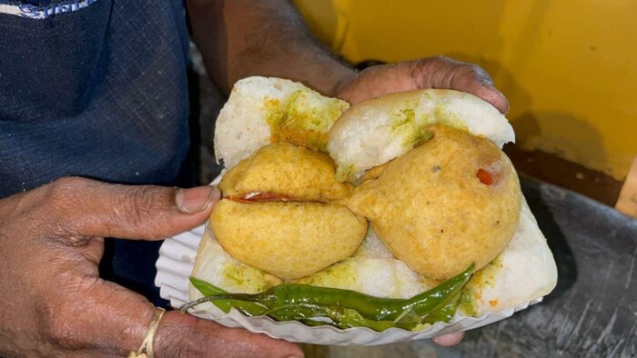 मुंबई का टमाटर वडा पाव हुआ बंद