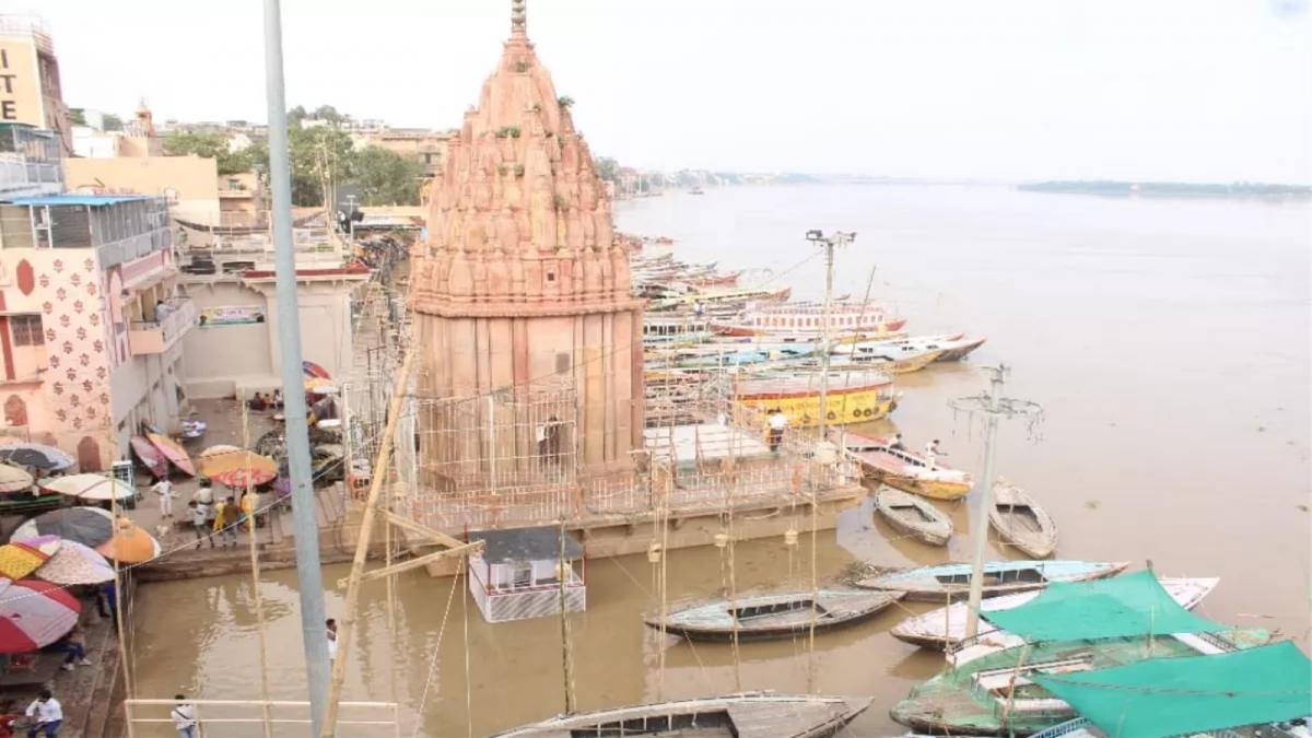 Ganges river: बनारस में जारी है गंगा में उफान , डूब गए नदी किनारे 84 घाट 