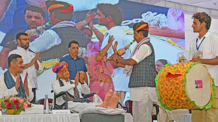 राजस्थान में मुख्यमंत्री लोक कलाकार प्रोत्साहन योजना शुरू की गई है. फोटो- DIPR