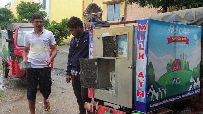 मिल्क एटीएम से प्रतिदिन हो रही 500 लीटर दूध की सेल