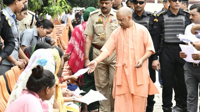 सीएम योगी ने कहा कि यूपी में अमूमन 15 से 20 जून तक मानसून प्रवेश कर जाता था.