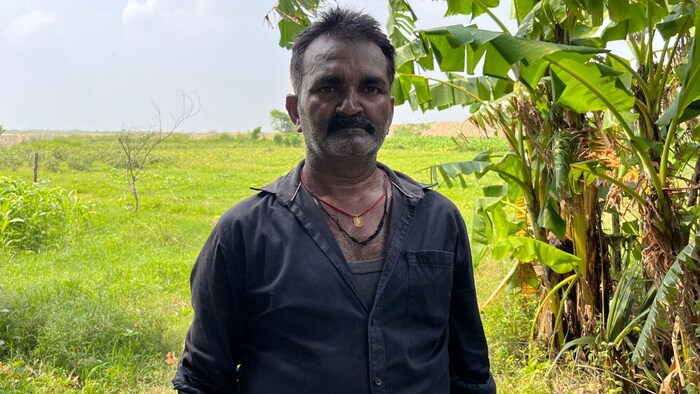 सालाना तीन बिगहा सब्जी की खेती से ढाई लाख रुपए की कमाई कर लेते हैं.फोटो-किसान तक