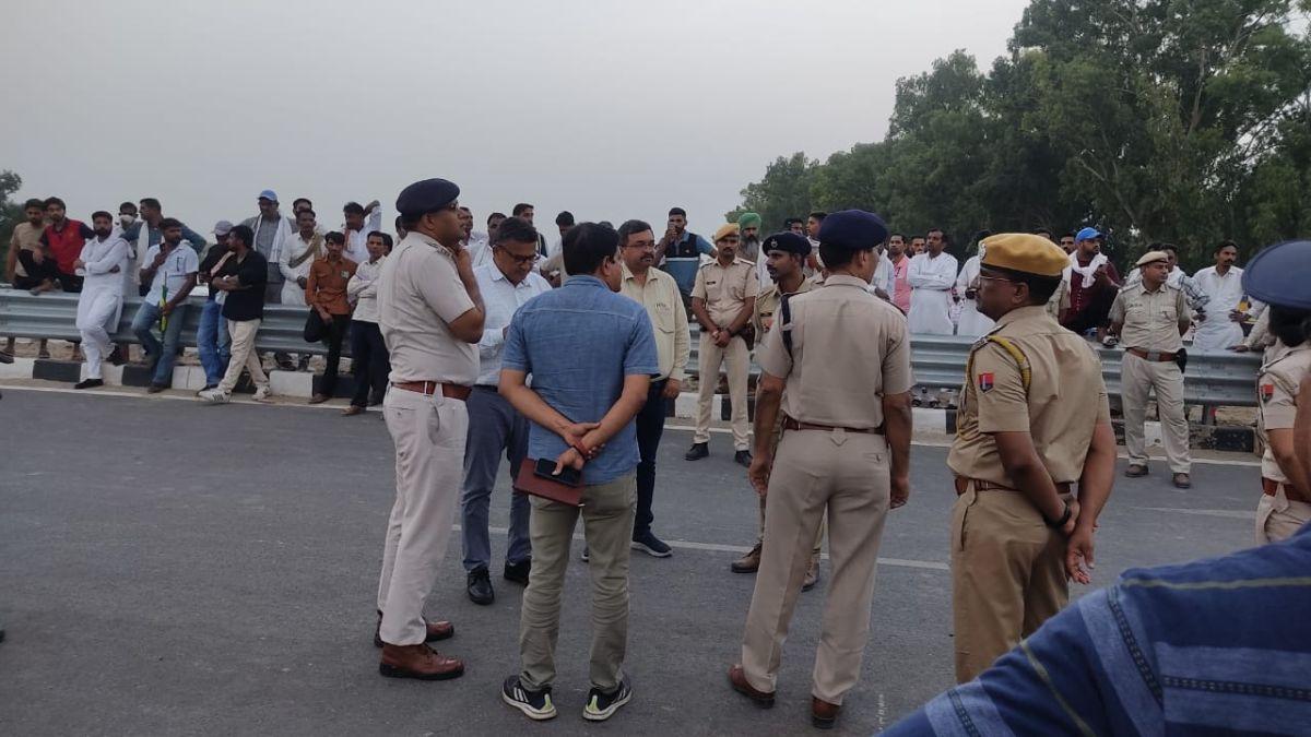 Ambala: हिरासत में लिए गए कई किसान, 50000 करोड़ के बाढ़ मुआवजे की मांग पर बढ़ा बवाल