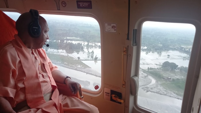 सीएम योगी ने कहा कि आपदा के समय प्रदेश सरकार पूरी प्रतिबद्धता के साथ जनता के बीच मौजूद है. (Photo credit-CM Yogi Facebook)