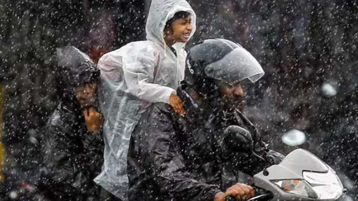 उत्तर प्रदेश में बीते दो दिनों से मूसलाधार बारिश हो रही है.(Photo Source: Google)