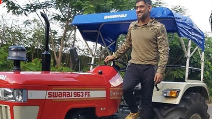 महेंद्र सिंह धोनी अपने खेतों में खुद करते हैं खेती