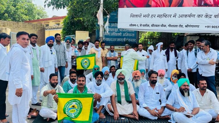 पंजाब से पानी छोड़ने की मांग को लेकर श्रीगंगानगर में किसान धरने पर हैं. फोटो- GKS