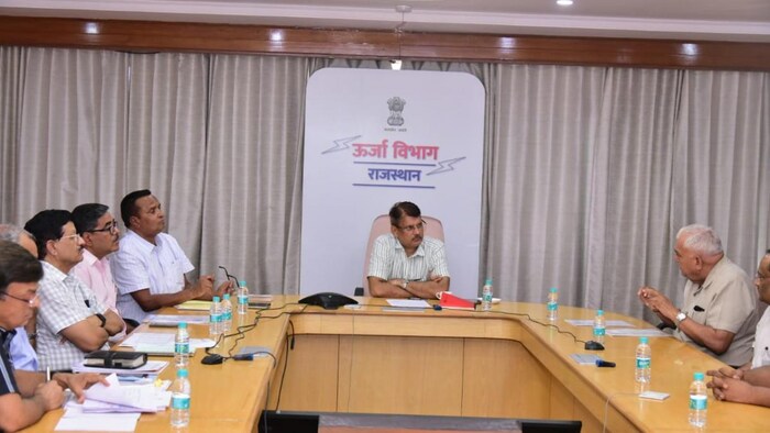 राजस्थान डिस्कॉम्स ने ट्रांसफार्मर निर्माताओं से पूरी आपूर्ति के लिए बैठक ली. फोटो- DIPR