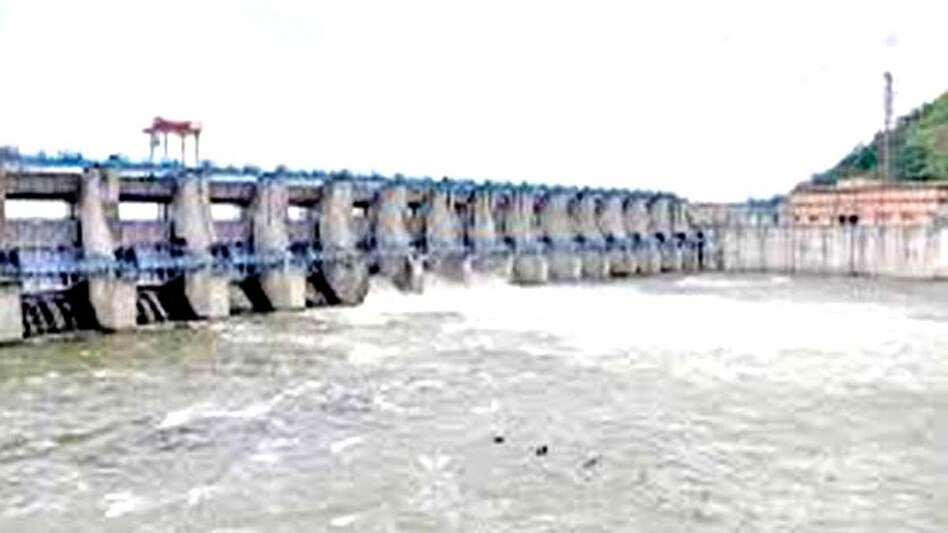 बुंदेलखंड के लिए बारिश बनी वरदान, लबालब हुए 15 बांध, रबी सीजन के लिए किसानों को अब मिलेगा भरपूर पानी बुंदेलखंड के लिए बारिश बनी वरदान, लबालब हुए 15 बांध, रबी सीजन के लिए किसानों को अब मिलेगा भरपूर पानी