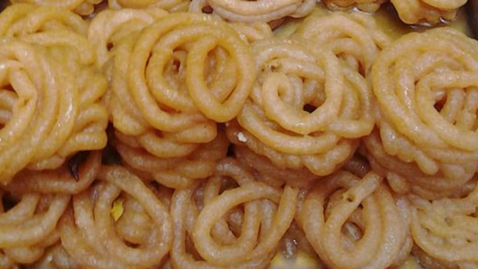 Jaunpur imarti: जौनपुर की इमरती को मिलेगा जीआई टैग, सीएम योगी भी कर चुके हैं तारीफ, जानिए इस मिठाई की खासियत Jaunpur imarti: जौनपुर की इमरती को मिलेगा जीआई टैग, सीएम योगी भी कर चुके हैं तारीफ, जानिए इस मिठाई की खासियत