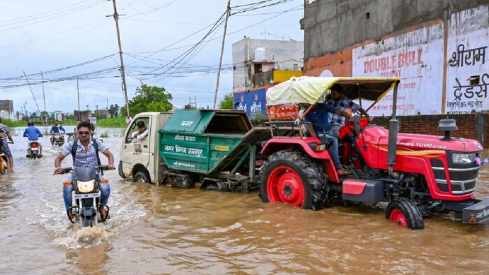 अगले तीन दिनों तक कई इलाकों में भारी बारिश के आसार (फोटो साभार-India Today/PTI)