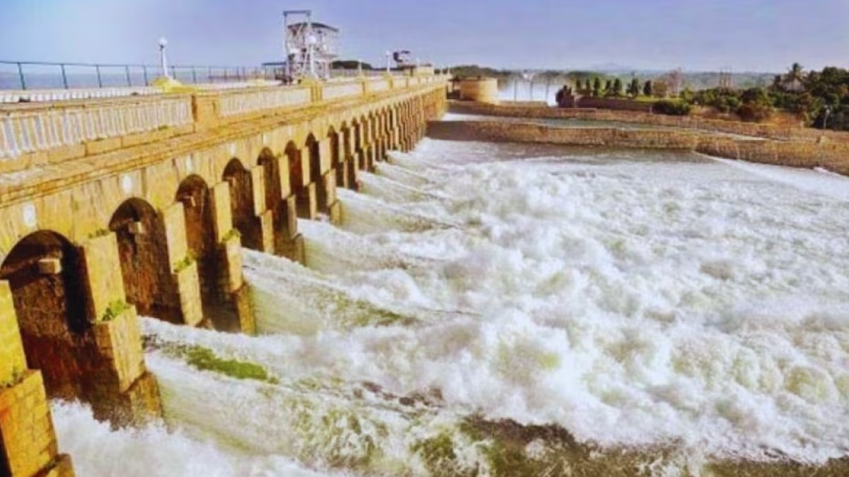 देश के जलाशयों में पानी का स्तर कम हो गया है