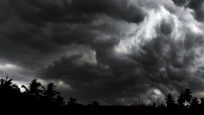 UP Weather: 25 से लेकर 30 सितंबर तक प्रदेश के किसी भी हिस्से में मूसलाधार बारिश होने की उम्मीद नहीं है.