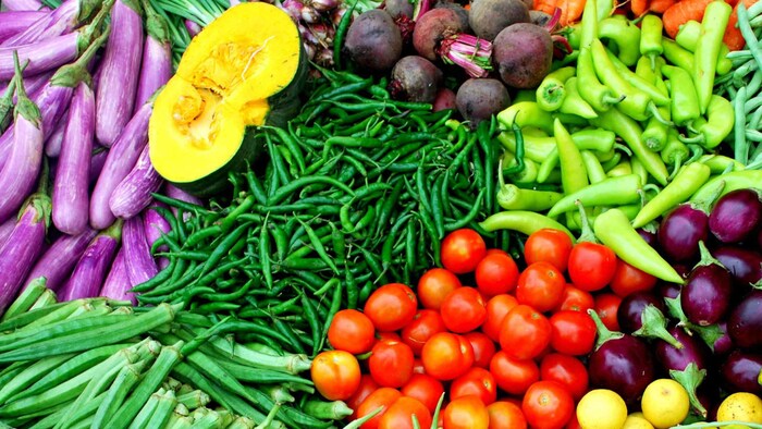 रमेश ने बताया कि खेत में पानी भर जाने से दो बीघा खेत में बोई गई लौकी की फसल खराब हो गई है.