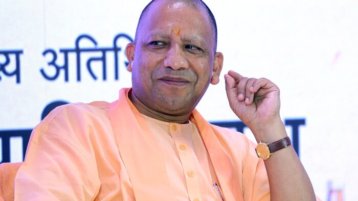 मुख्यमंत्री योगी आदित्यनाथ ने कहा कि वॉट्सएप के जरिए प्रदेश के 25 करोड़ नागरिकों के अपने 'परिवार' से जुड़ेंगे