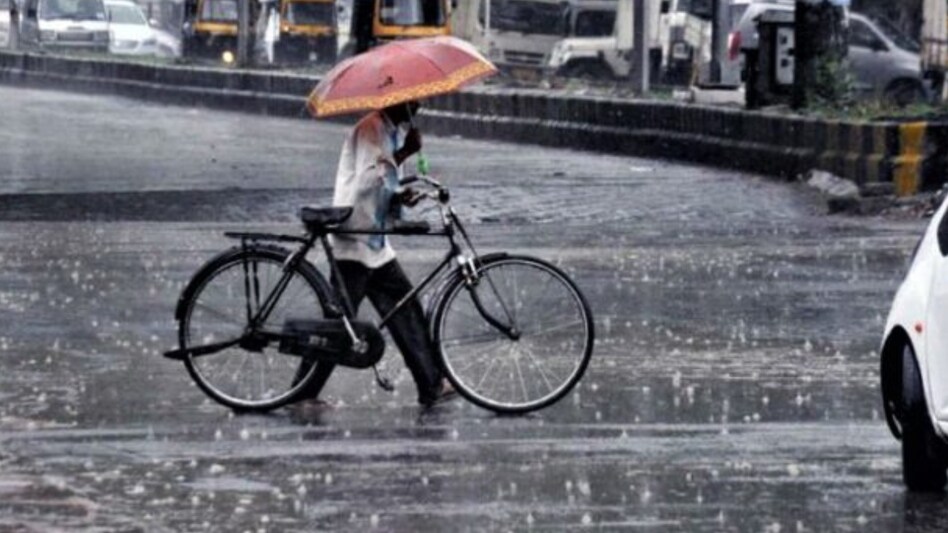 UP Weather News: पूर्वी उत्तर प्रदेश में आज होगी झमाझम बारिश, जानें आपने जिले के मौसम का हाल  UP Weather News: पूर्वी उत्तर प्रदेश में आज होगी झमाझम बारिश, जानें आपने जिले के मौसम का हाल