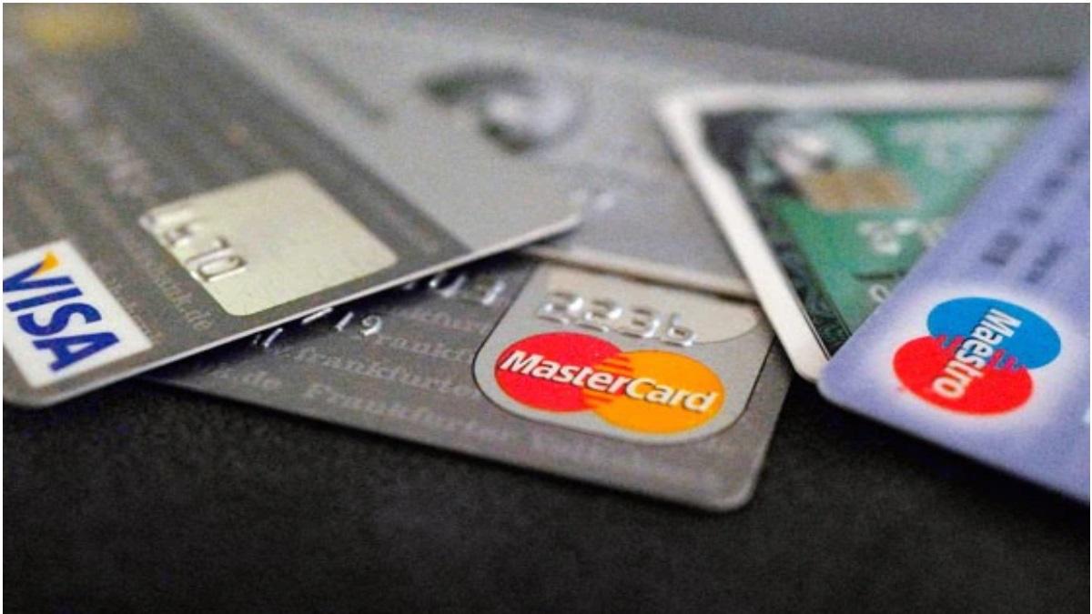 ATM Card बदलने के लिए बैंक मोटा चार्ज वसूलेगा, जानिए कौन से बैंक सबसे कम फीस ले रहे, लिस्ट ये रही  