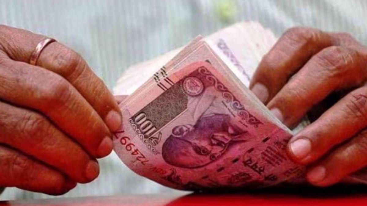 दिवाली से पहले दिल्ली में फिर बढ़ा मजदूरों का न्यूनतम वेतन, जानें हर महीने कितना मिलेगा मेहनताना