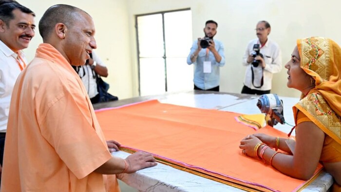 अर्थव्यवस्था की रीढ़ होता है लघु उद्योग: सीएम योगी