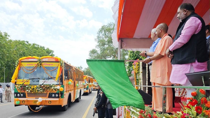 UP News: 4593 गांव सार्वजनिक परिवहन सुविधा से वंचित (File Photo)