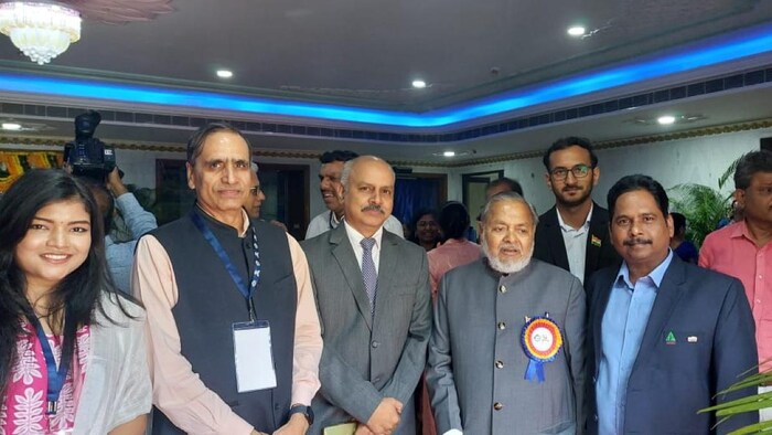 वनस्पति स्वास्थ्य प्रबंधन पर आयोजित सम्मलेन में मौजूद आरजी अग्रवाल (Photo-Kisan Tak).