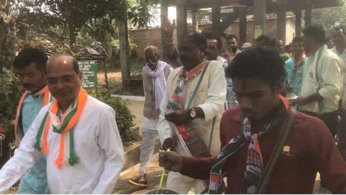 एमपी चुनाव में सांची सीट से चुनाव लड़ रहे भोपाल के मशहूर कार्डियोलॉजिस्ट डा जीसी गौतम, फोटो: किसान तक