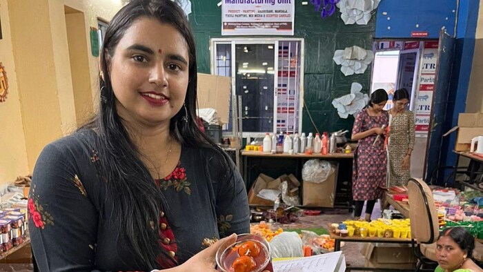 कोविड में रीतिका ने शुरू किया मोमबत्ती का कारोबार,अब है कंपनी की वैल्यू तीस लाख . फोटो-किसान तक