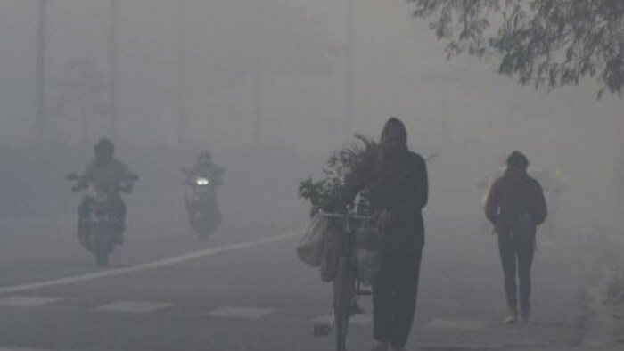 UP Weather: अगले 48 घंटे में फिर बदलेगा यूपी का मौसम