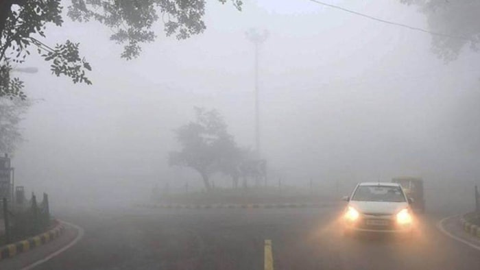 यूपी: रात के समय ग्रामीण क्षेत्रो में ठीक-ठाक ठंडक हो रही है.